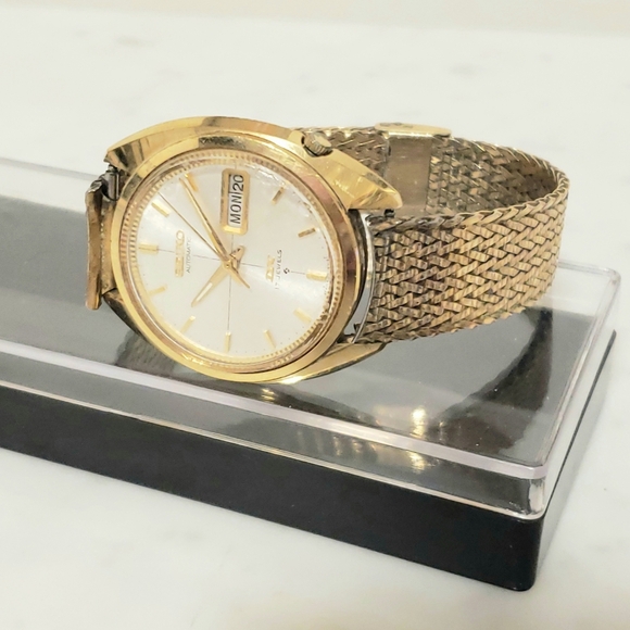 Seiko Other - Vintage Seiko Men's Automatic Goldtone Watch 6106-6007 With Mesh Bracelet Runs!